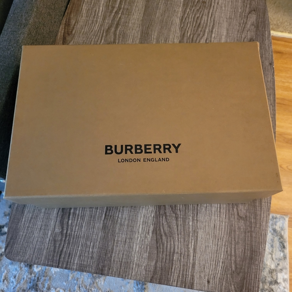 NWT Burberry Women's Sneakers